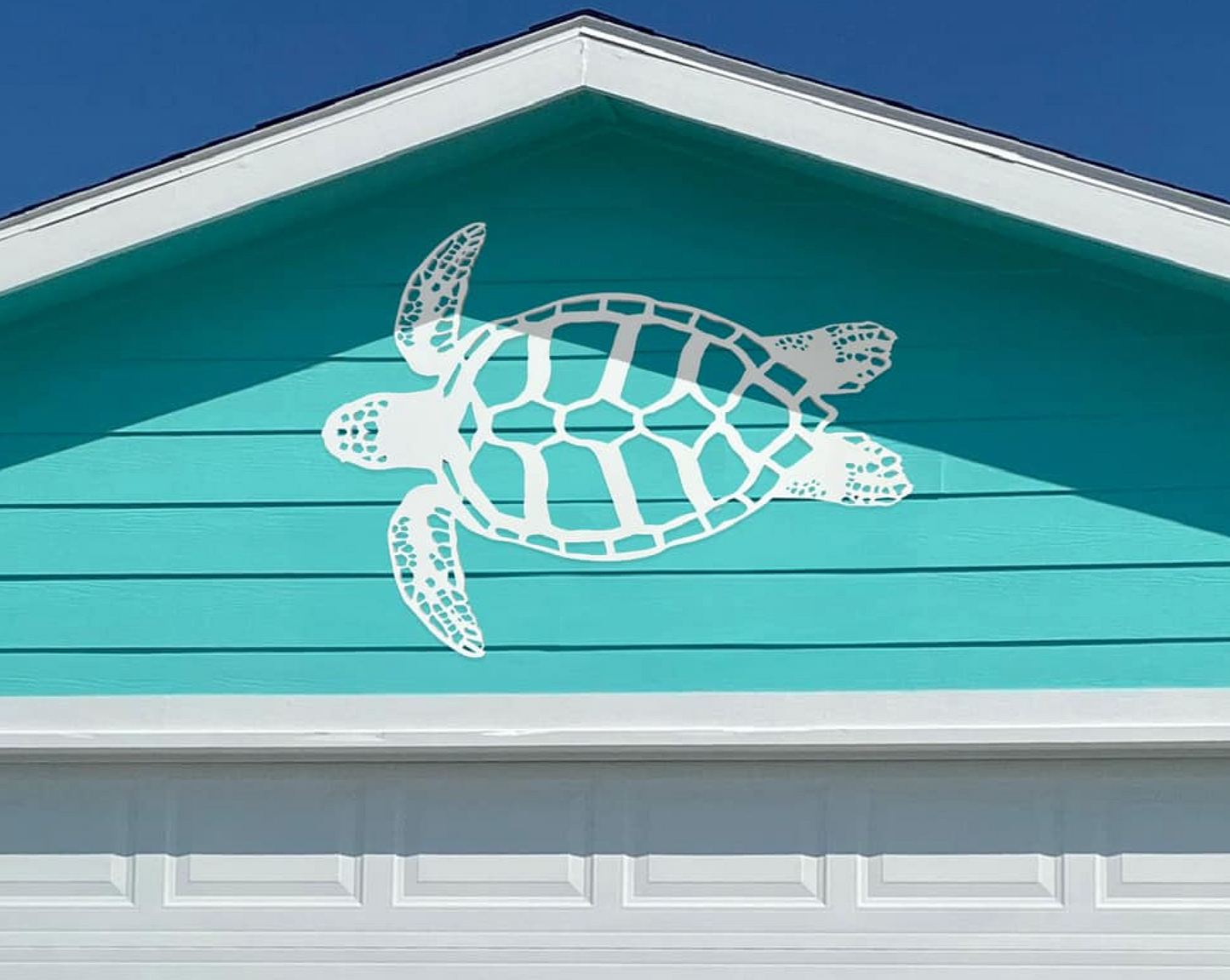 Coastal outdoor sea turtle decoration, durable and made from PVC